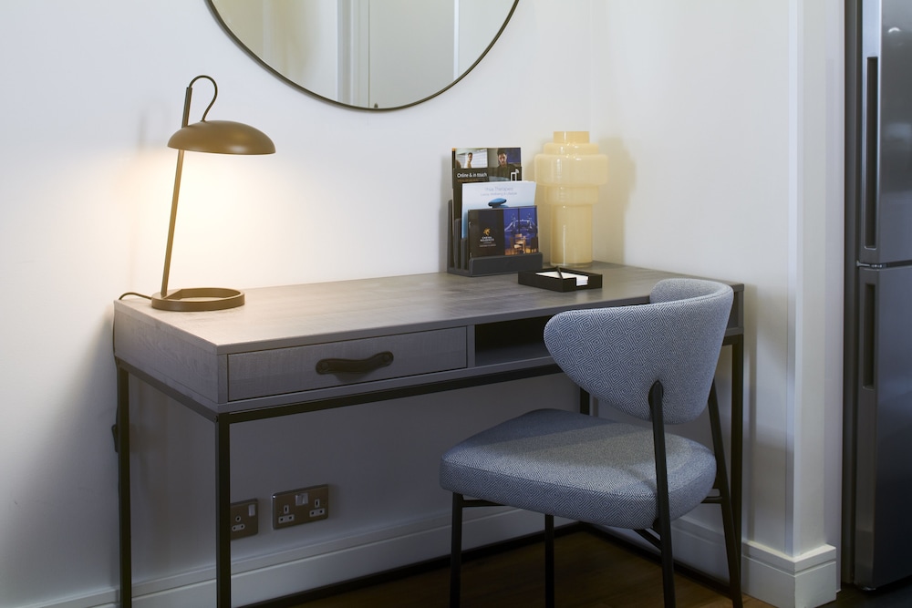 Luxury Two Bedroom Apartment with the Sofa Bed del hotel Cheval Harrington Court. Foto 1
