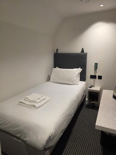 Habitación individual sin ventanas del hotel Lidos