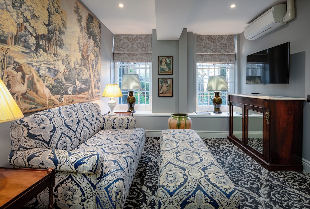 Suite Royal, 1 cama de matrimonio grande con sofá cama del hotel No. 30 Knightsbridge. Foto 2