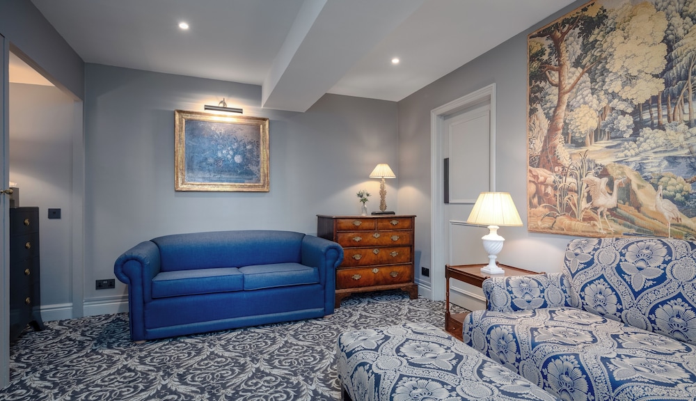 Suite Royal, 1 cama de matrimonio grande con sofá cama del hotel No. 30 Knightsbridge. Foto 3