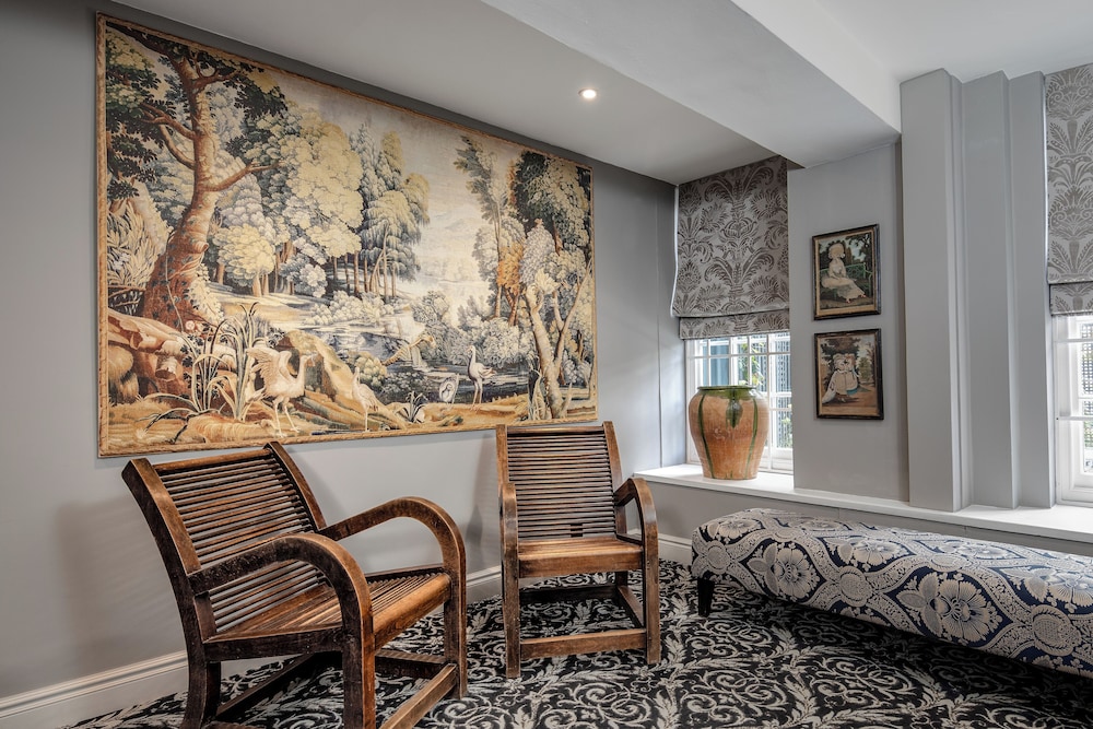 Suite Royal, 1 cama de matrimonio grande con sofá cama del hotel No. 30 Knightsbridge. Foto 6