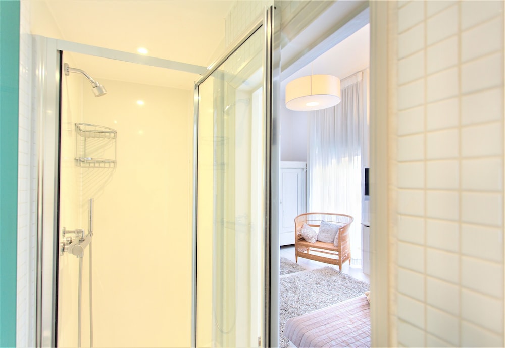 Habitación estándar con 1 cama doble o 2 individuales del hotel The Sumner. Foto 4