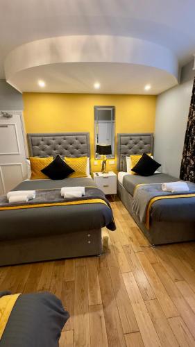 Habitación Cuádruple Estándar del hotel Piccolino Hyde Park. Foto 2