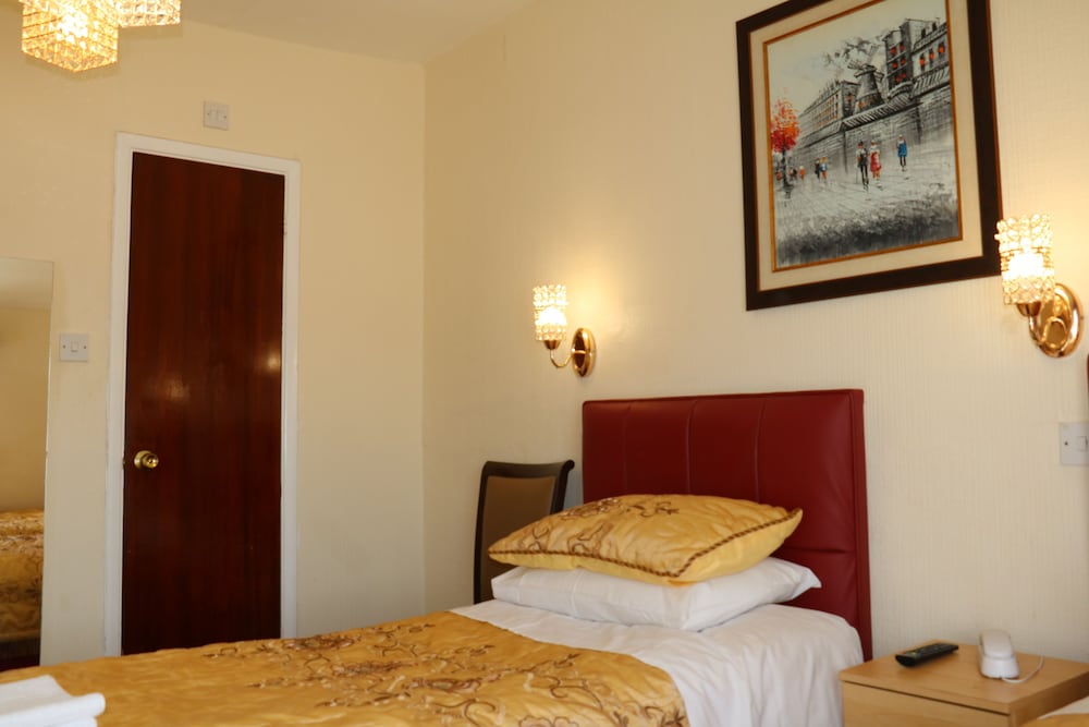 Habitación estándar con 2 camas individuales del hotel Barry House. Foto 5