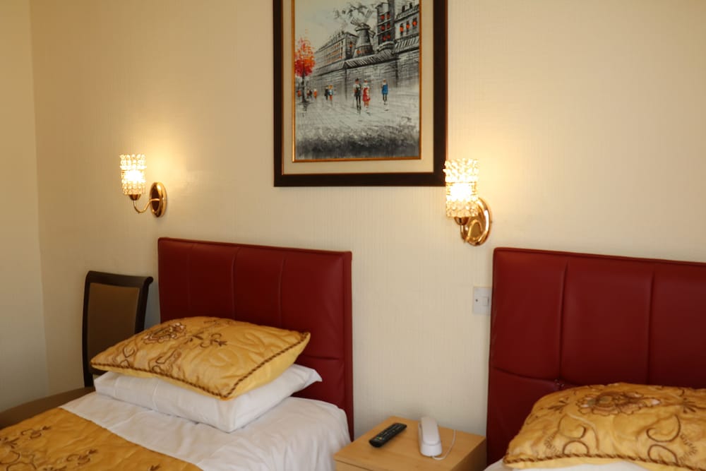 Habitación estándar con 2 camas individuales del hotel Barry House. Foto 6