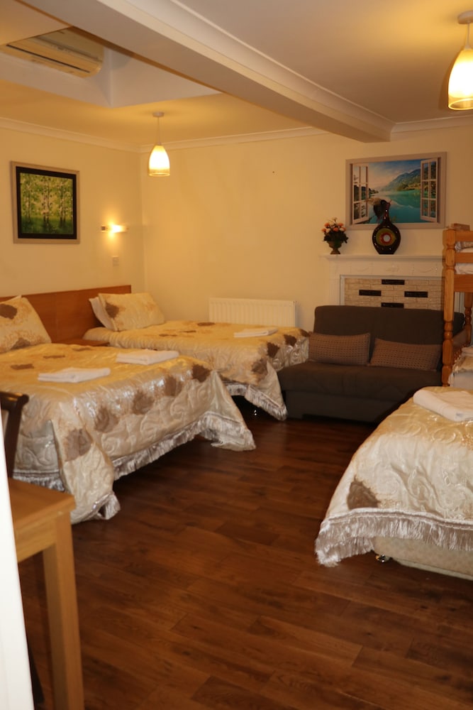 Habitación familiar (For 7 people) del hotel Barry House. Foto 6