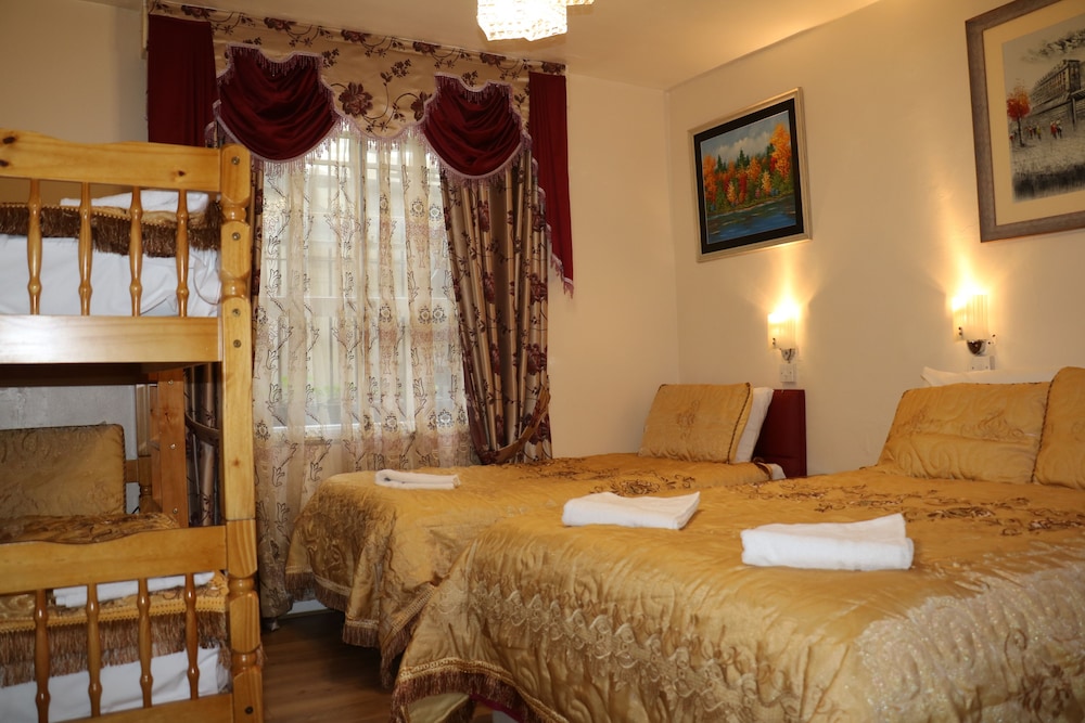 Habitación familiar (For 5 People) del hotel Barry House. Foto 4
