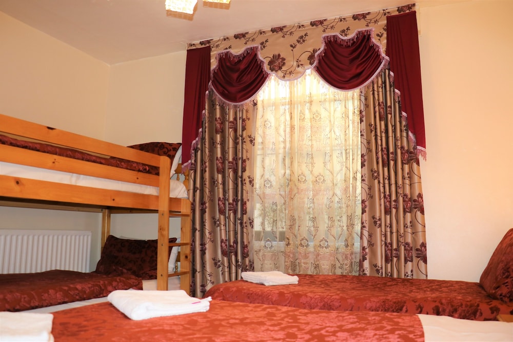 Habitación familiar (For 5 People) del hotel Barry House. Foto 29