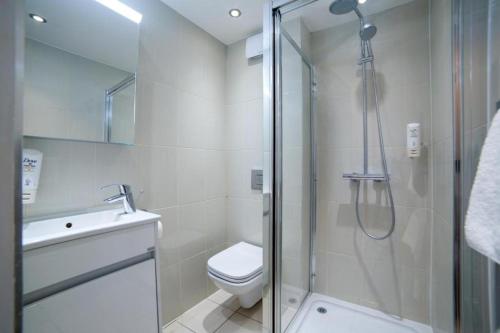Habitación Doble Grande del hotel Elysee Hydepark. Foto 1