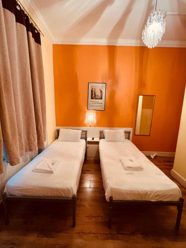 Habitación Doble con baño privado - 2 camas del hotel Gresham Bloomsbury. Foto 2