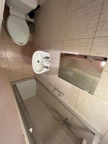 Habitación Doble con baño privado del hotel Gresham Bloomsbury. Foto 3