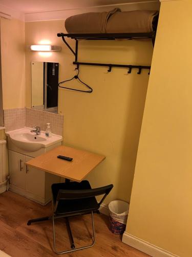 Habitación Doble con baño compartido - 2 camas del hotel Gresham Bloomsbury. Foto 1