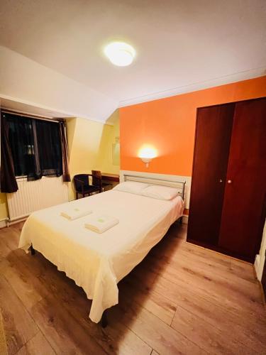 Habitación Doble con baño compartido del hotel Gresham Bloomsbury. Foto 3