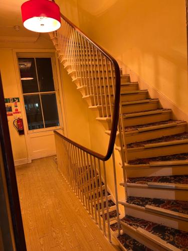Habitación Familiar con baño compartido del hotel Gresham Bloomsbury. Foto 1