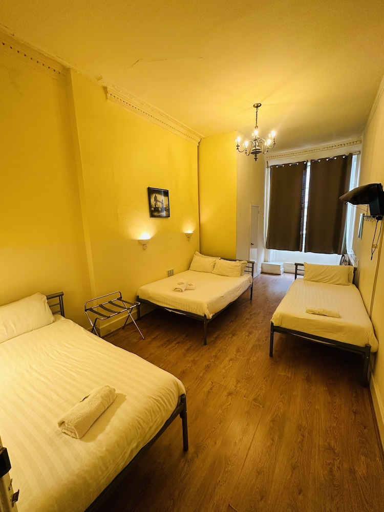 Habitación familiar, baño privado del hotel Thanet Annex. Foto 1