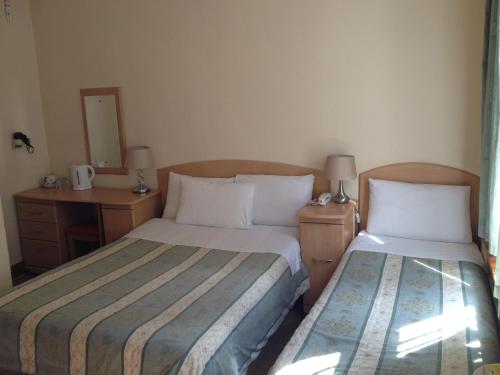 Habitación Doble con baño privado - 2 camas del hotel Seven Dials. Foto 2