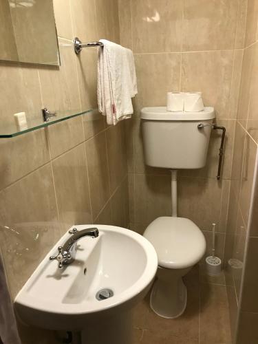 Habitación Individual con baño - Solo alojamiento - Sótano del hotel Seven Dials. Foto 3