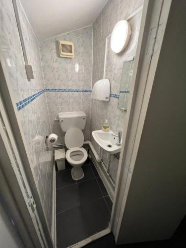 Habitación Doble con baño compartido - 2 camas del hotel Goodwood. Foto 4