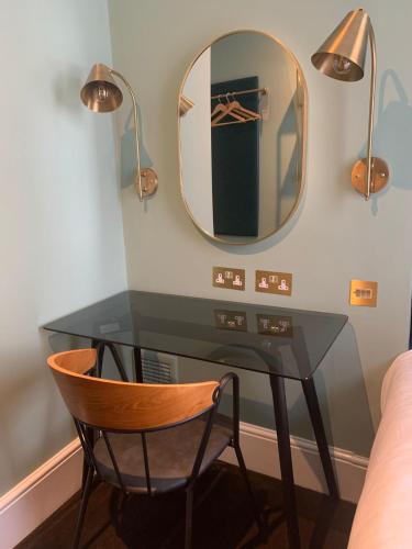 Habitación Doble con cama grande del hotel Bloomsbury Palace. Foto 3