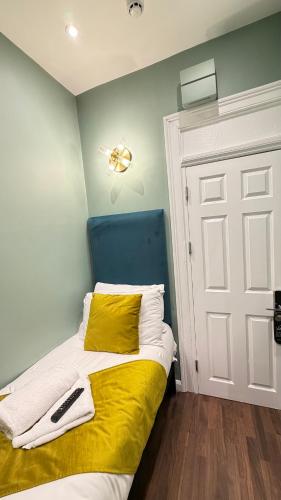 Habitación Individual Pequeña del hotel Bloomsbury Palace. Foto 1