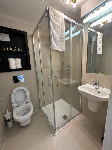 Habitación Triple del hotel Bloomsbury Palace. Foto 5