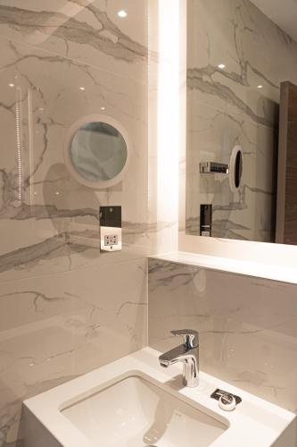 Habitación Doble Económica del hotel Merit Kensington. Foto 8