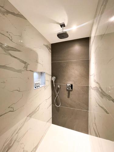 Habitación Doble Deluxe del hotel Merit Kensington. Foto 7
