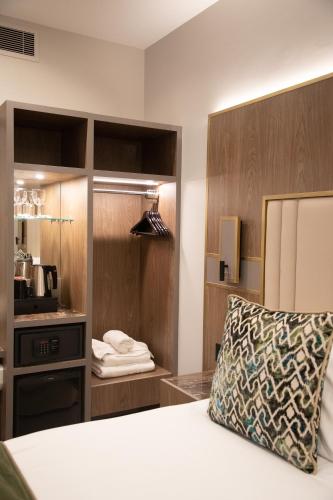 Habitación Doble Deluxe del hotel Merit Kensington. Foto 8