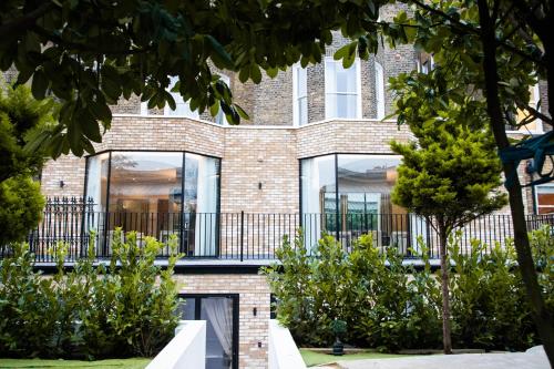 Suite con vistas al jardín del hotel Merit Kensington. Foto 7