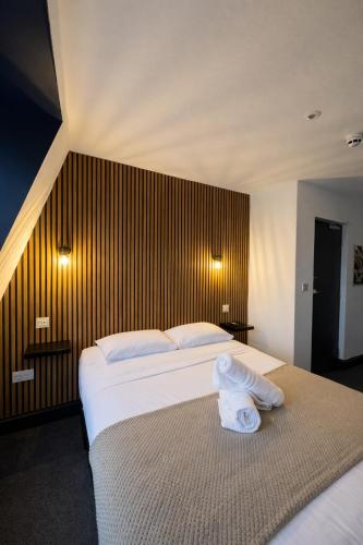 Habitación Doble con baño privado del hotel Oyo Amsterdam. Foto 2
