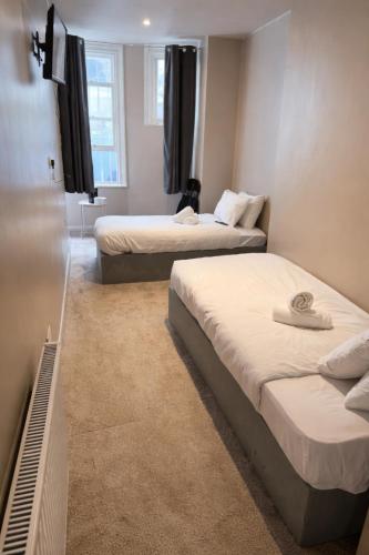 Habitación Doble Estándar - 2 camas del hotel Oyo Amsterdam
