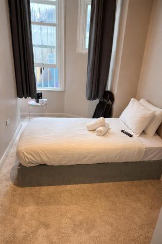 Habitación Doble Estándar - 2 camas del hotel Oyo Amsterdam. Foto 1