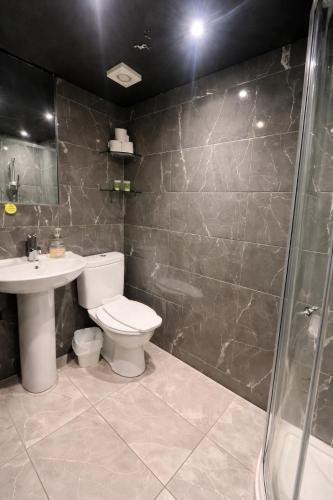 Habitación Doble Estándar - 2 camas del hotel Oyo Amsterdam. Foto 3