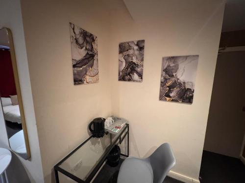 Habitación cuádruple del hotel Oyo Amsterdam. Foto 16