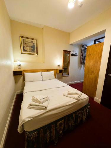 Habitación Cuádruple con baño privado del hotel Bridge Park. Foto 7