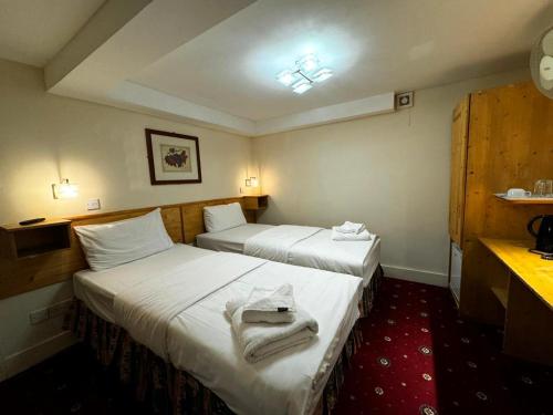 Habitación Twin con baño privado del hotel Bridge Park