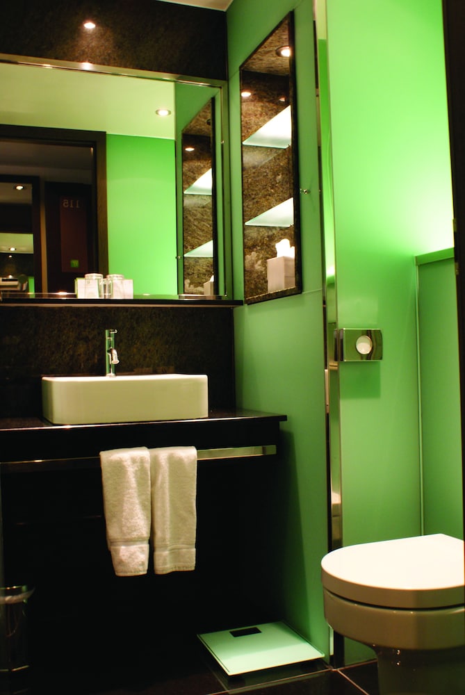 Habitación estándar, 2 camas individuales del hotel Crowne Plaza London - Kingston, An Ihg. Foto 5