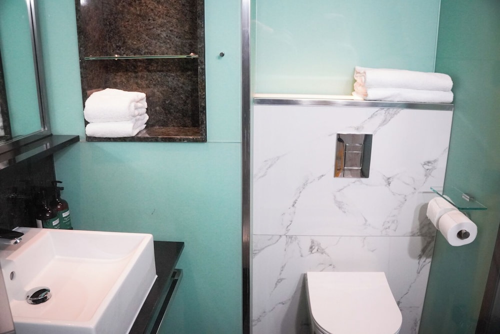 Habitación Premium, 2 camas individuales, vistas al río del hotel Crowne Plaza London - Kingston, An Ihg. Foto 6