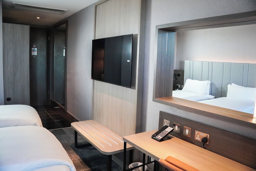 Habitación Premium, 2 camas individuales, vistas al río del hotel Crowne Plaza London - Kingston, An Ihg. Foto 7