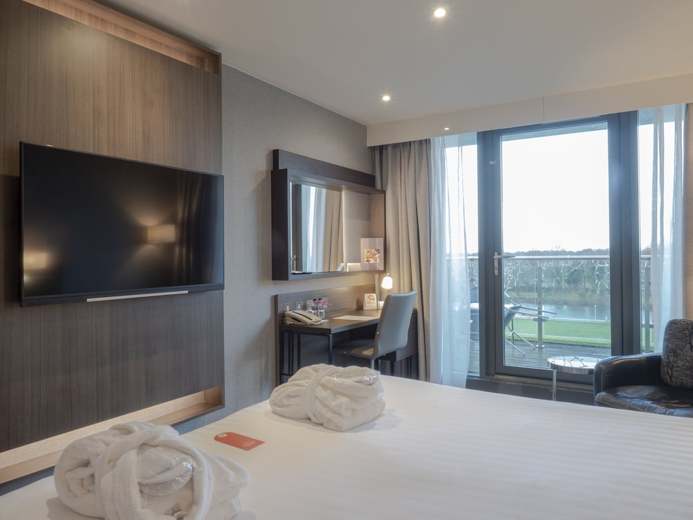 Habitación Premium, 1 cama doble, vistas al río del hotel Crowne Plaza London - Kingston, An Ihg
