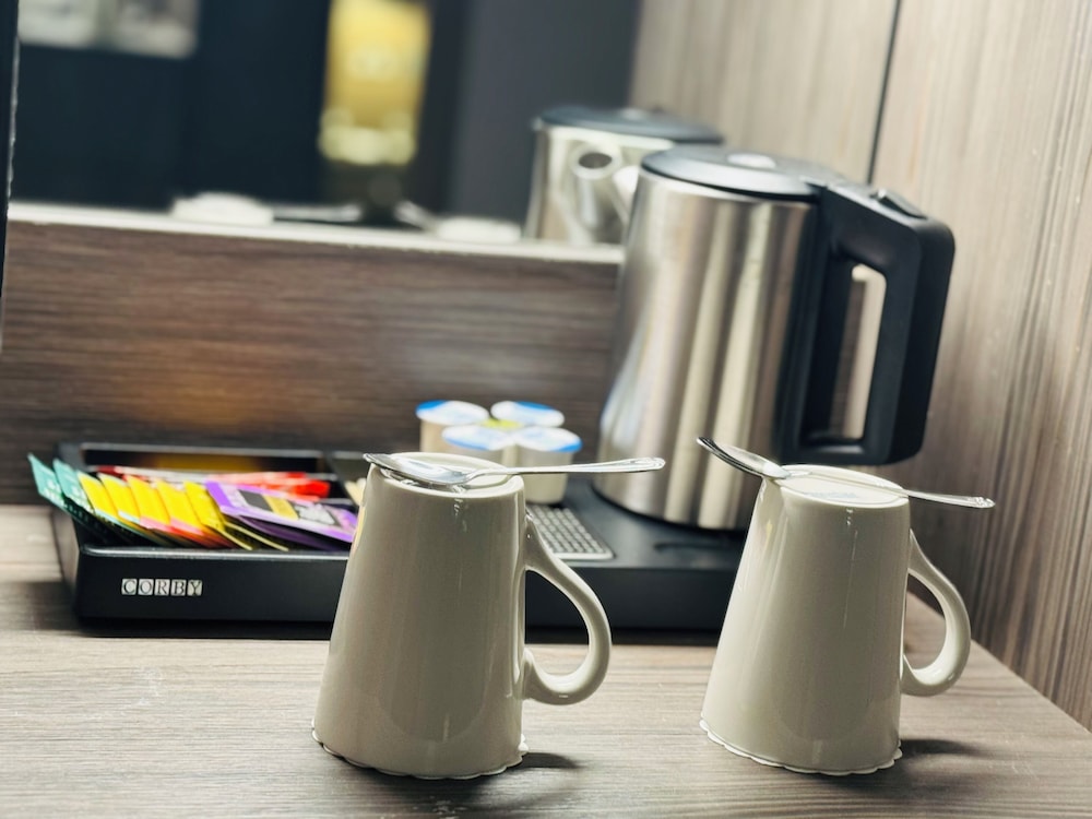 Suite, 1 cama de matrimonio grande, balcón del hotel Crowne Plaza London - Kingston, An Ihg. Foto 5