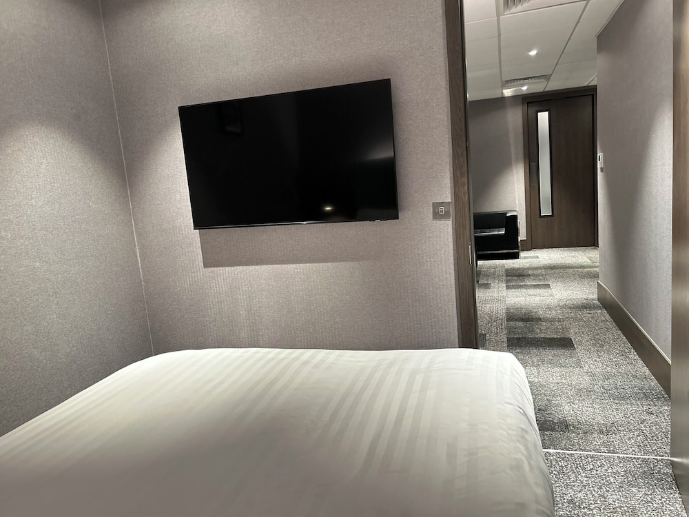 Suite, 2 habitaciones del hotel Crowne Plaza London - Kingston, An Ihg. Foto 3