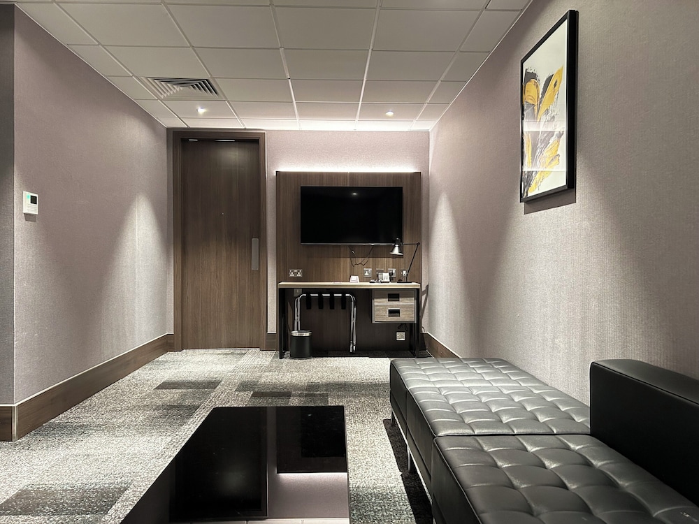 Suite, 2 habitaciones del hotel Crowne Plaza London - Kingston, An Ihg. Foto 12