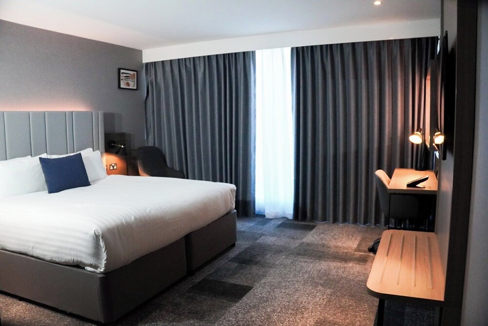 Habitación Premium, 1 cama de matrimonio grande, vistas al río del hotel Crowne Plaza London - Kingston, An Ihg. Foto 19