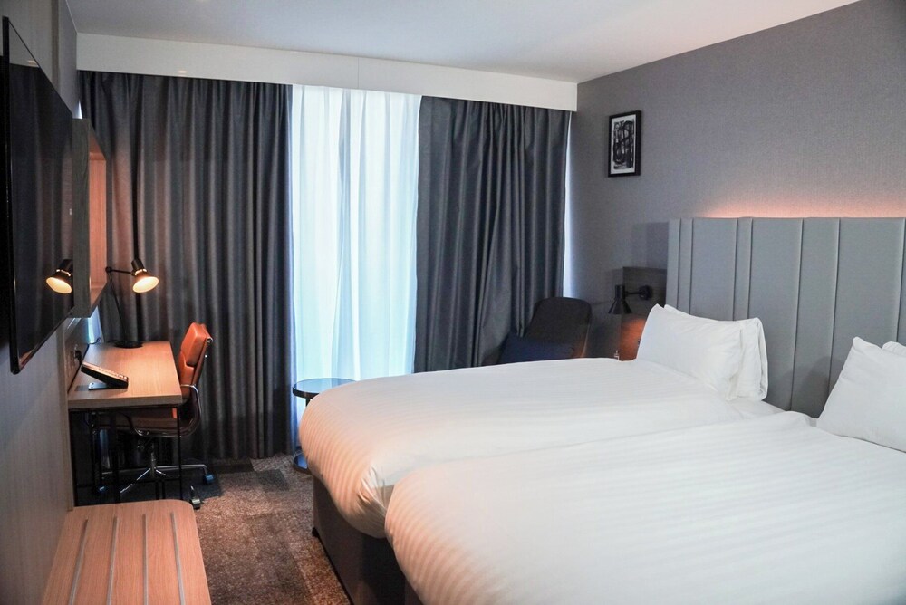 Habitación estándar, 2 camas individuales del hotel Crowne Plaza London - Kingston, An Ihg. Foto 9
