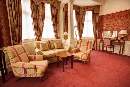 Suite con cama doble del hotel Best Western PLUS Grim's Dyke. Foto 1