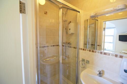 Habitación Individual con baño privado del hotel Flexistay Aparthotel. Foto 2