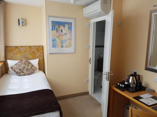 Habitación Individual del hotel Antoinette Wimbledon. Foto 3