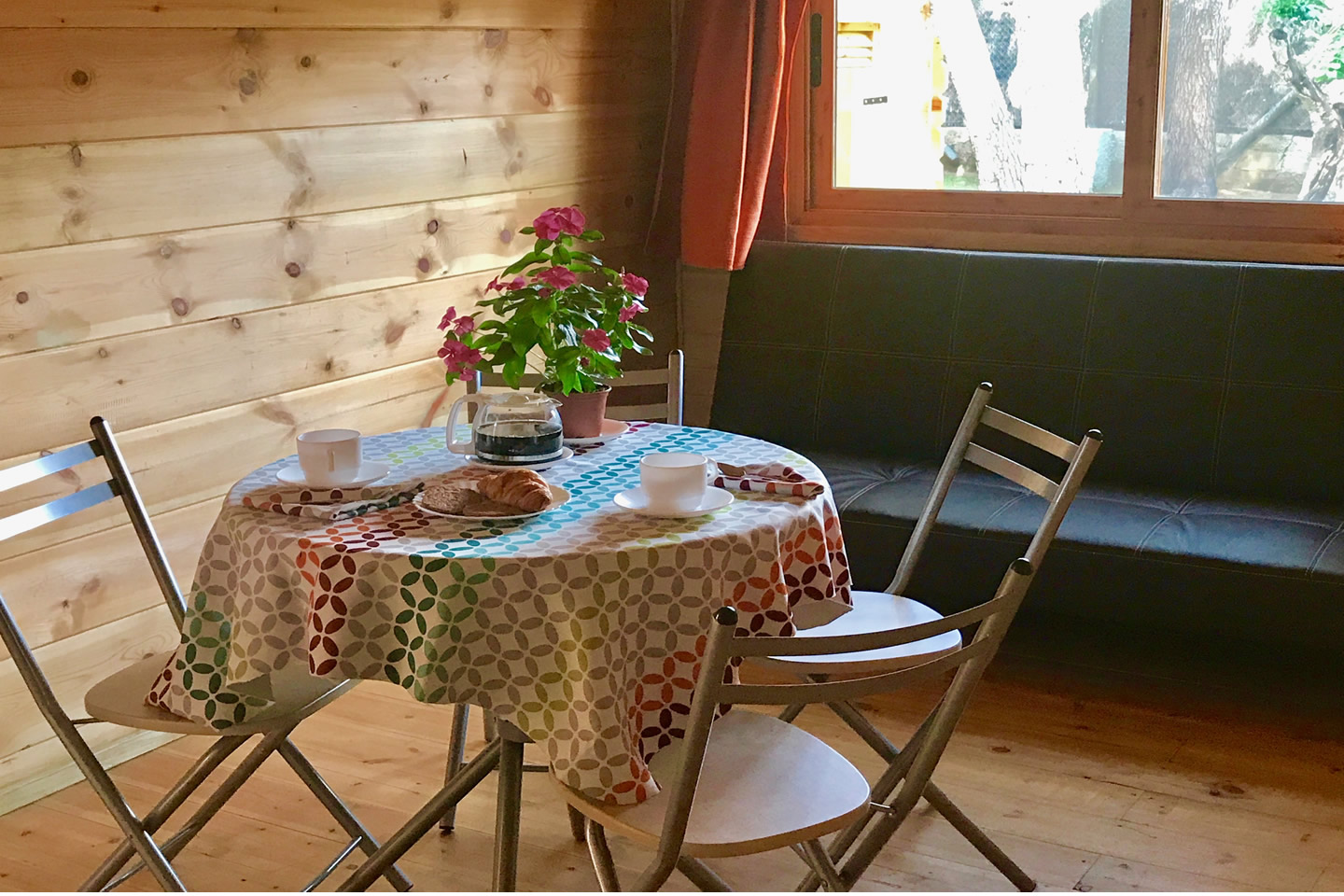 Petit Chalet del hotel La Torre Del Sol. Foto 4