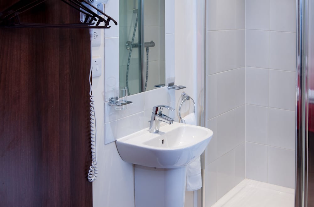 Habitación doble, baño compartido (Private Shower) del hotel Marble Arch Inn. Foto 4